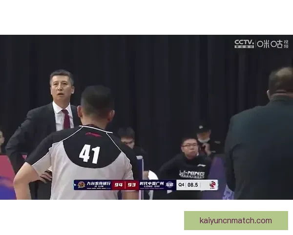 雷霆主帅强烈质疑裁判驱逐判罚哈滕展现斗士风采